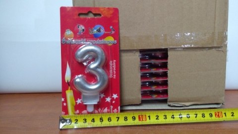 Świeczka 24szt cyfra srebrna ,,3'' Świeczka 24szt cyfra srebrna ,,3''
