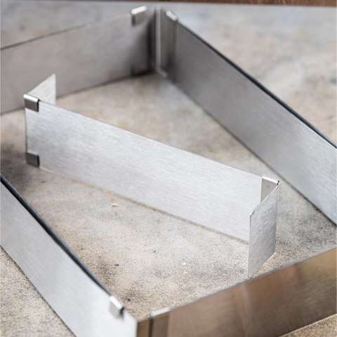 REGULOWANA FORMA DO CIASTA 34-52 X 27-18,5 X 5CM TORTOWNICA RANT CUKIERNICZY KINGHOFF KH-1907 REGULOWANA FORMA DO CIASTA 34-52 X 27-18,5 X 5CM TORTOWNICA RANT CUKIERNICZY KINGHOFF KH-1907