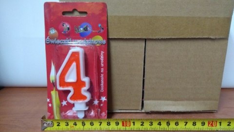 Świeczka 24szt. cyfra CZERWONA ,,4'' Świeczka 24szt. cyfra CZERWONA ,,4''