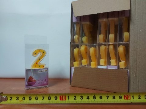 Świeczka 12szt. urodziny ''2'' KROPKI Świeczka 12szt. urodziny ''2'' KROPKI